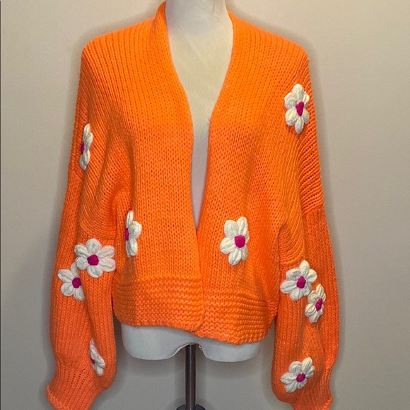 DAVI & DANI Sweaters - Davi & Dani Orange Cardigan Sweater with White Flower Embellishments (sz L)